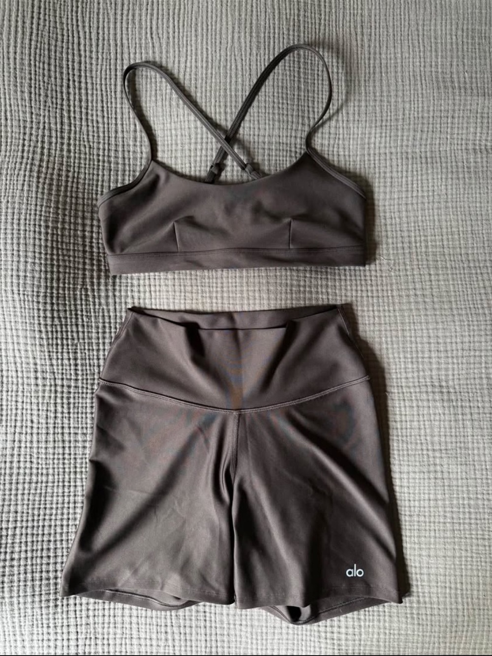 Alo Women’s Espresso Airlift Set